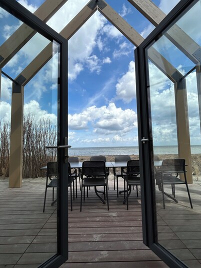 Unique, totally new Beach villa for 8 p. directly at the IJsselmeer, Enkhuizen