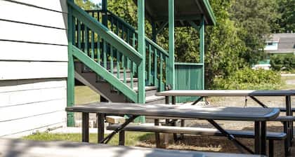 Lumber Jill Lodge #11 – King Room