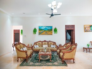 Lobby sitting area - Ndalem Singgah Malioboro By Abiza (Yogyakarta)