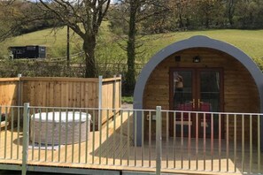 Terrace/patio - Towy Valley Pod (Wales)