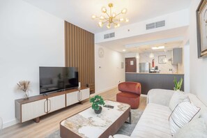 TV - StayShort - Cozy 1BR Gem in Marina with City Views! (Dubai Marina)