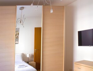 2 bedrooms, iron/ironing board, free WiFi - CASA IL FIORE (Florence)