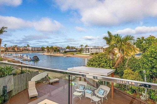 Luxury 5-Bedroom Canal-Front Retreat in Mooloolaba