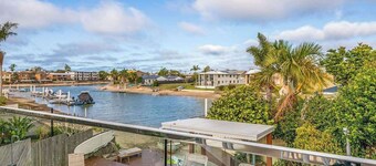 Luxury 5-Bedroom Canal-Front Retreat in Mooloolaba