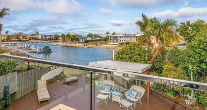 Luxury 5-Bedroom Canal-Front Retreat in Mooloolaba
