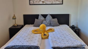 1 bedroom, WiFi, bed sheets