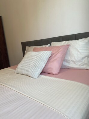 2 chambres, Wi-Fi, draps fournis