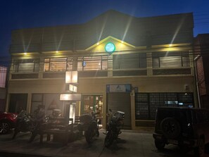 Fachada de la propiedad
