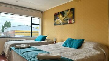 Habitación doble superior, vista a la ciudad | Wifi gratis y ropa de cama