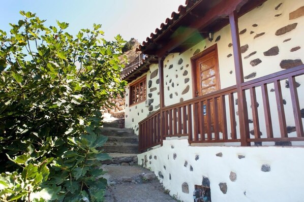 Exterior detail - El Barranco Rural House (VALLEHERMOSO)
