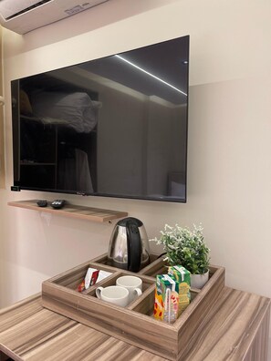 Family Triple Room | 1 bedroom, premium bedding, in-room safe, iron/ironing board