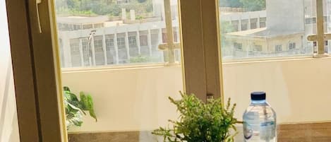 Deluxe Suite, Mountain View | Premium bedding, in-room safe, iron/ironing board, free WiFi