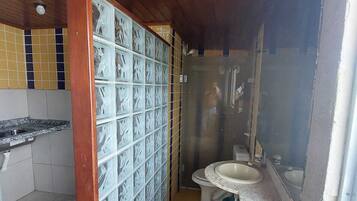 Suite casal 401 com ar, tv e cozinha | Salle de bain