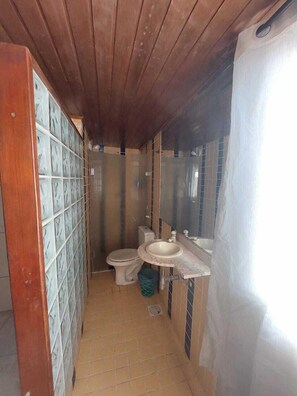 Suite casal 401 com ar, tv e cozinha | Baño