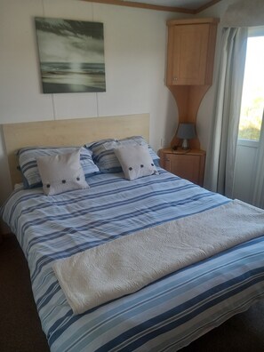 2 soverom, strykejern/-brett, wi-fi og sengetøy