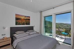 5 soverom, strykejern/-brett, wi-fi (inkludert) og sengetøy