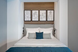 1 habitación, escritorio, tabla de planchar con plancha y wifi 