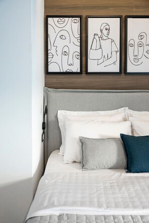 1 bedroom, desk, iron/ironing board, WiFi