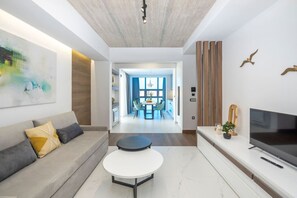 Smart TV, video games