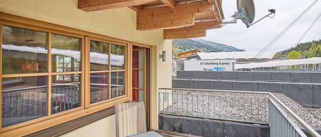 Comfort Apartment, 2 Bedrooms, Mountain View | Balcony