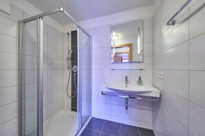 Comfort Apartment, 2 Bedrooms, Mountain View | Bathroom