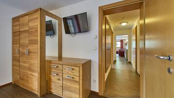 Comfort-Apartment, 2 Schlafzimmer, Bergblick | 2 Schlafzimmer, Allergikerbettwaren, kostenloses WLAN, Bettwäsche