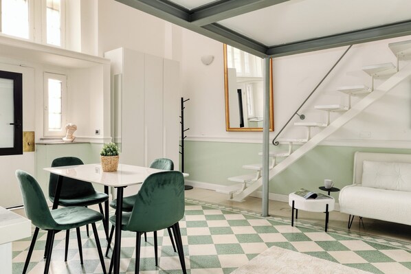 스탠다드 아파트 | 거실 공간