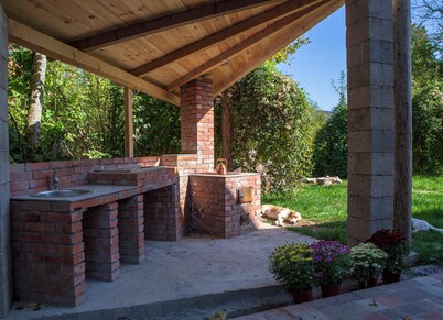 Charming Studio Apartment on First Floor with Terrace