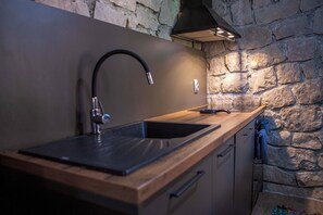 Private kitchen - Charming Studio Apartment on First Floor with Terrace (Blatina)