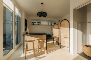 디지털 채널 시청이 가능한 32인치 LED TV, 넷플릭스, 유료 영화