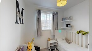 Casa | 3 habitaciones, tabla de planchar con plancha y wifi gratis 