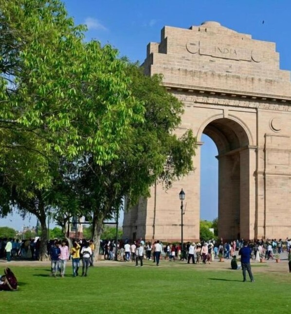 City shuttle - Hotel Sai Miracle  (New Delhi)