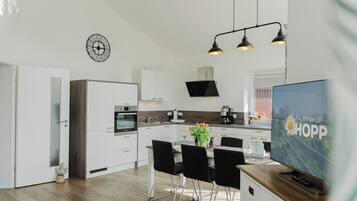 Kühlschrank, Ofen, Herdplatte, Geschirrspüler