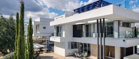 Et oppvarmet basseng