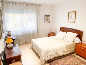 3 bedrooms, iron/ironing board, bed sheets - Big & Cozy beach Canet de Mar (Canet de Mar)