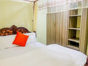 2 bedrooms, premium bedding, pillowtop beds, individually decorated - Zedek Suites (Nairobi)