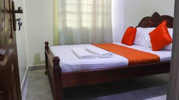 2 bedrooms, laptop workspace, free WiFi