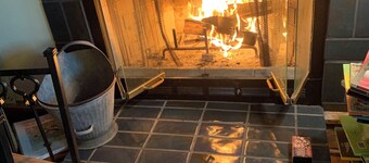 Charming pet friendly renovated barn with backyard, in Stevensville