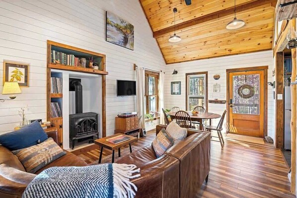 TV, fireplace, offices