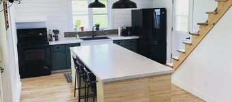 Chalet Vue sur l'Orignal magnificent mountain views 5 minutes from the slopes