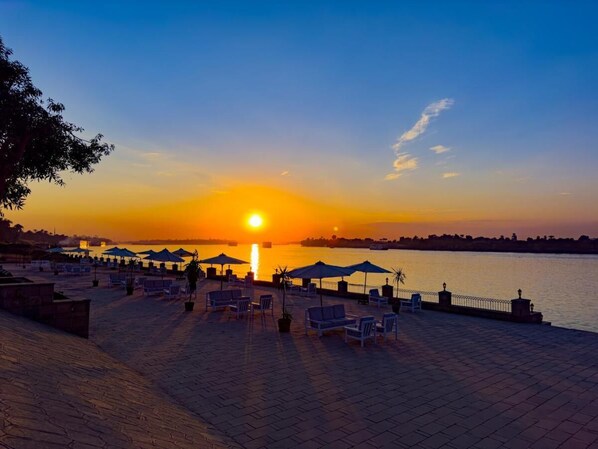 Terrace/patio - Charming Two-bedroom apartment in nile front resort (Luxor east bank)