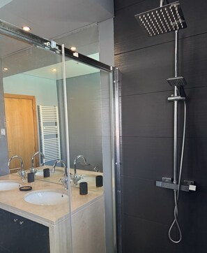 Villa, 3 Schlafzimmer, Raucher, eigener Pool | Badezimmer