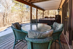 Outdoor dining - Galena Retreat: Spacious, Modern 4BR*King Beds*Hot Tub*Pool Table*Amenity Access (Galena)