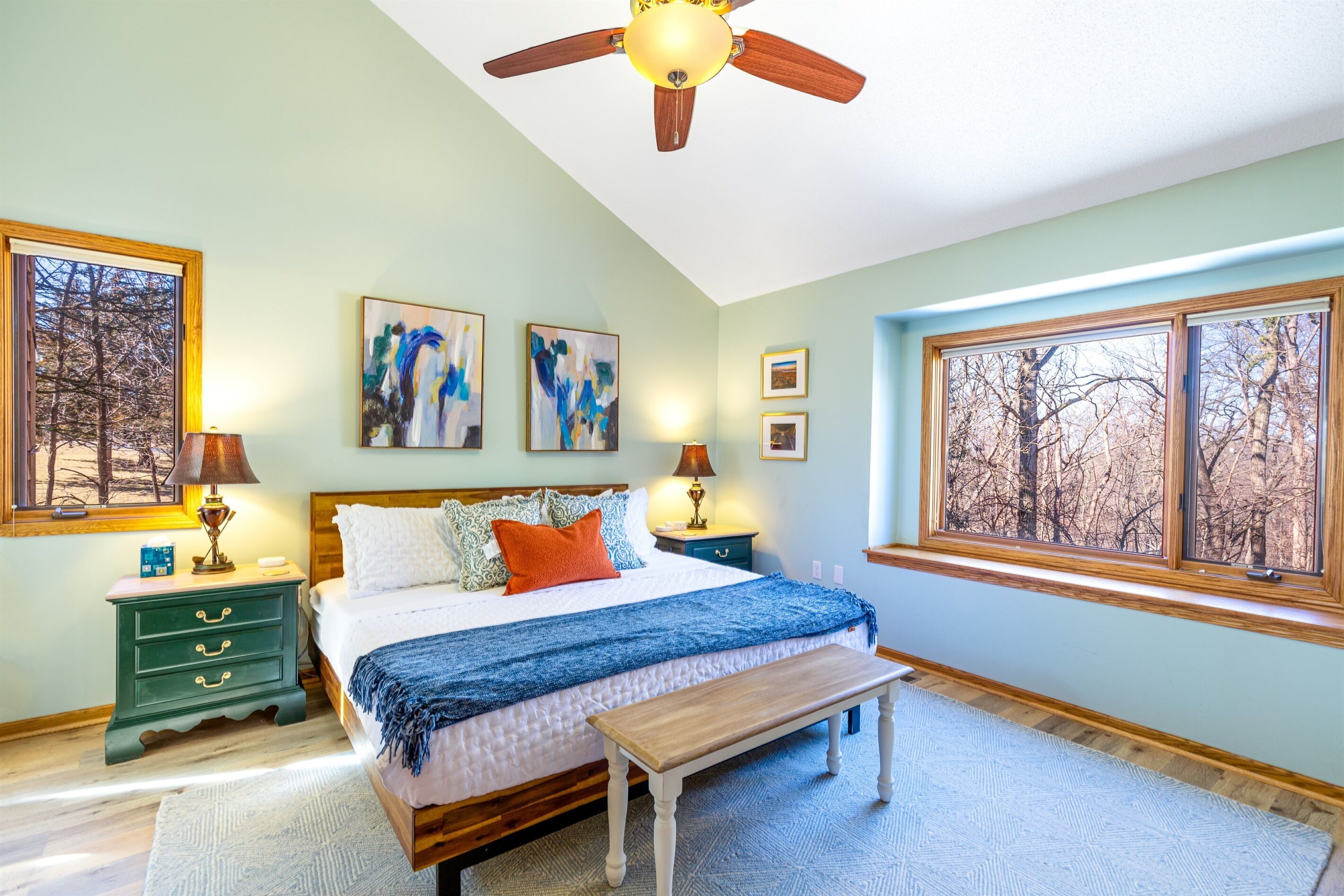 4 soverom, strykejern/-brett, wi-fi (inkludert) og sengetøy