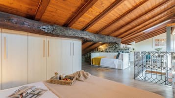 Studio, Non Smoking (2 Bedrooms) | 2 bedrooms, cribs/infant beds, free WiFi, bed sheets