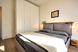 2 室のベッドルーム、アイロン / アイロン台、WiFi、ベッドシーツ