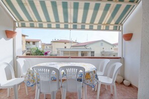 Outdoor dining - Mazzini, large apartment between sea and center (Castiglione della Pescaia)