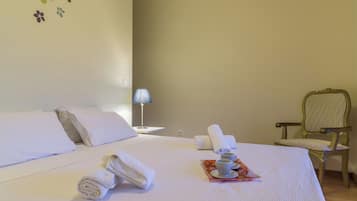 4 chambres, fer et planche à repasser, Wi-Fi, draps fournis