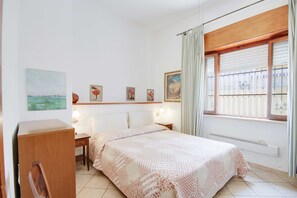 1 bedroom, iron/ironing board, bed sheets