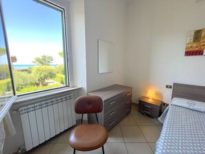 2 bedrooms, bed sheets